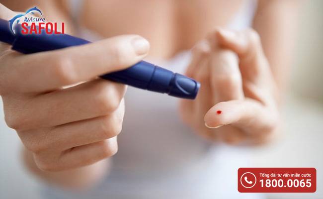 Mẹ nên theo dõi lượng đường trong máu thường xuyên để có phương án điều chỉnh